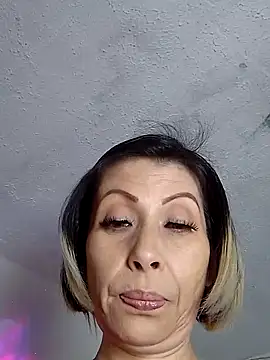 alixia81 online show from 09-18-25, 10:23