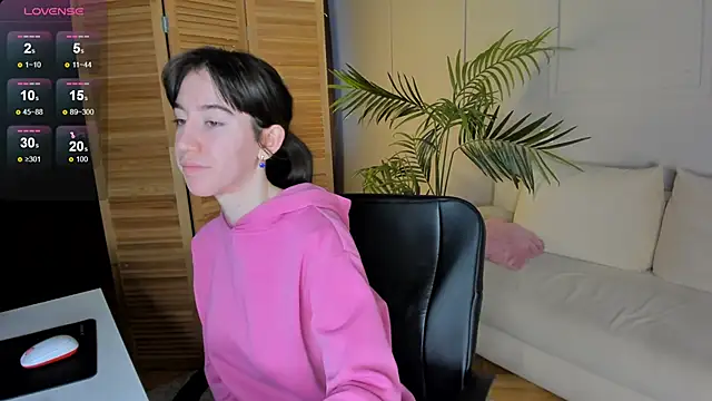 Belle Via online show from 02-28-25, 05:26