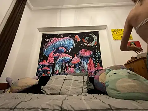 Snapshot of EmilyCleeveland chatting on 02-26-25, 07:38 EmilyCleeveland online show from 02-26-25, 07:38