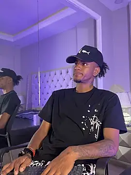 Snapshot of AaronCruz_ chatting on 02-08-25, 07:38 AaronCruz online show from 02-08-25, 07:38