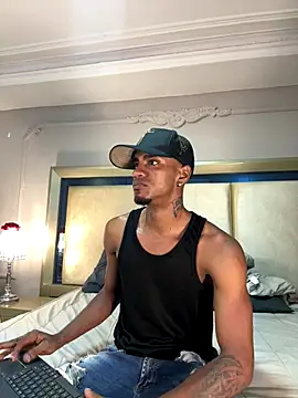 Snapshot of AaronCruz_ chatting on 12-02-25, 09:21 AaronCruz online show from 12-02-25, 09:21