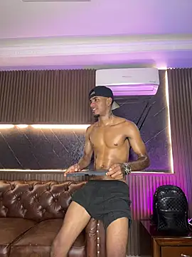 AaronCruz  online show from 03-27-26, 04:51