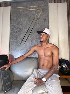 Snapshot of AaronCruz_ chatting on 05-19-26, 11:00 AaronCruz online show from 05-19-26, 11:00
