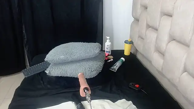 Roxy-Smith online show from 02-17-25, 03:15