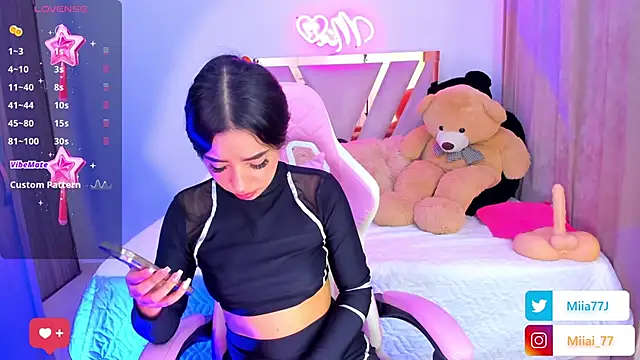 Snapshot of Miia77_ chatting on 09-17-25, 03:30 Miia77 online show from 09-17-25, 03:30