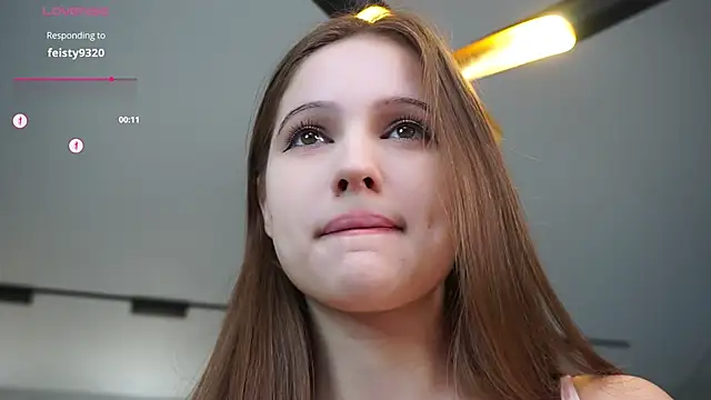 Snapshot of hecola chatting on 10-23-25, 10:47 hecola online show from 10-23-25, 10:47