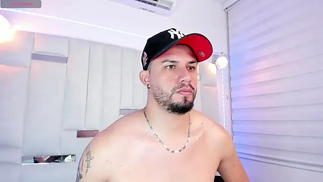 Snapshot of Jacoob19_ chatting on 12-28-24, 01:59 Jacoob19 online show from 12-28-24, 01:59