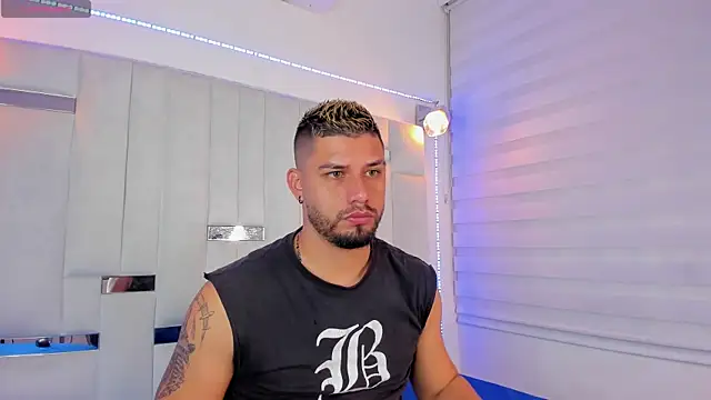 Snapshot of Jacoob19_ chatting on 01-07-25, 01:24 Jacoob19 online show from 01-07-25, 01:24