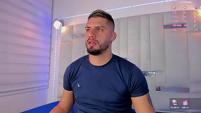 Snapshot of Jacoob19_ chatting on 01-08-25, 01:20 Jacoob19 online show from 01-08-25, 01:20