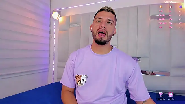 Snapshot of Jacoob19_ chatting on 01-10-25, 01:31 Jacoob19 online show from 01-10-25, 01:31