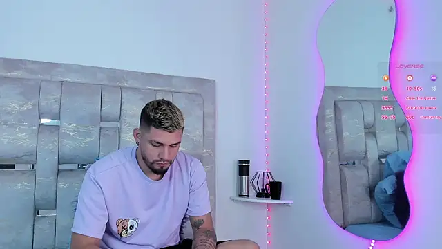 Snapshot of Jacoob19_ chatting on 01-16-25, 01:14 Jacoob19 online show from 01-16-25, 01:14