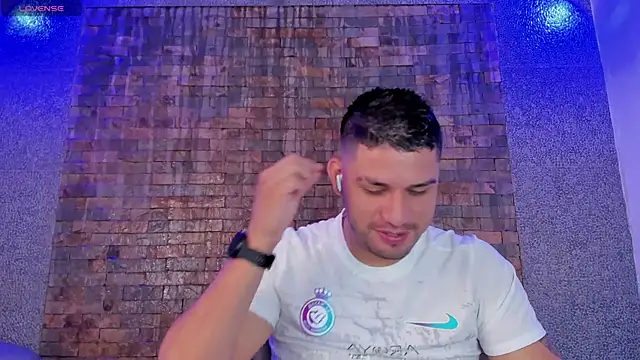 Snapshot of Jacoob19_ chatting on 01-21-25, 01:11 Jacoob19 online show from 01-21-25, 01:11