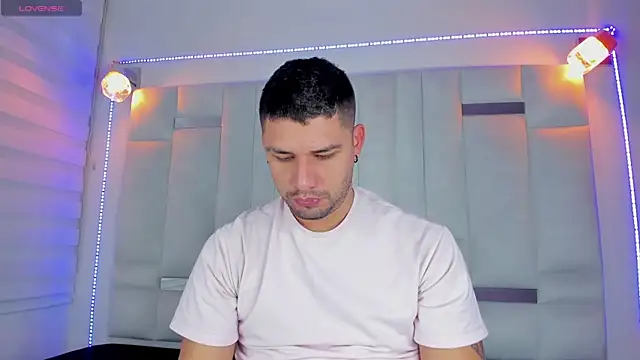 Snapshot of Jacoob19_ chatting on 01-24-25, 12:41 Jacoob19 online show from 01-24-25, 12:41