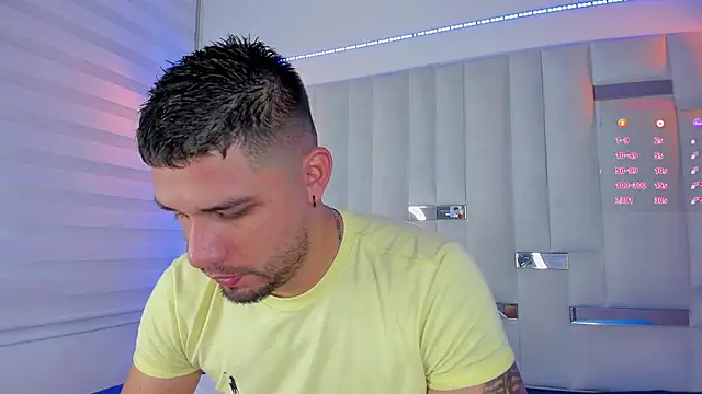 Snapshot of Jacoob19_ chatting on 01-31-25, 04:38 Jacoob19 online show from 01-31-25, 04:38