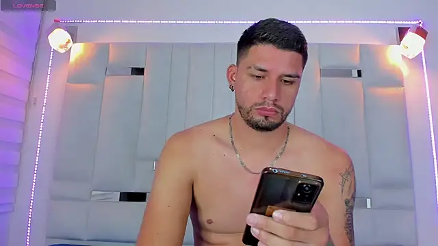 Snapshot of Jacoob19_ chatting on 02-06-25, 06:56 Jacoob19 online show from 02-06-25, 06:56