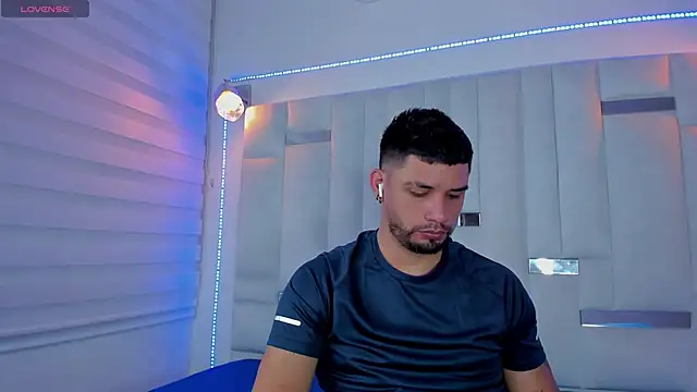 Snapshot of Jacoob19_ chatting on 02-12-25, 03:16 Jacoob19 online show from 02-12-25, 03:16