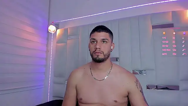 Snapshot of Jacoob19_ chatting on 02-18-25, 03:43 Jacoob19 online show from 02-18-25, 03:43