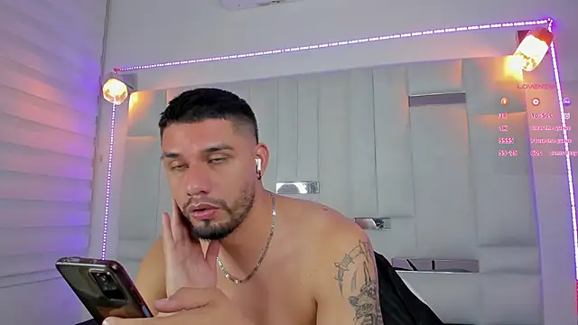 Snapshot of Jacoob19_ chatting on 02-20-25, 04:14 Jacoob19 online show from 02-20-25, 04:14