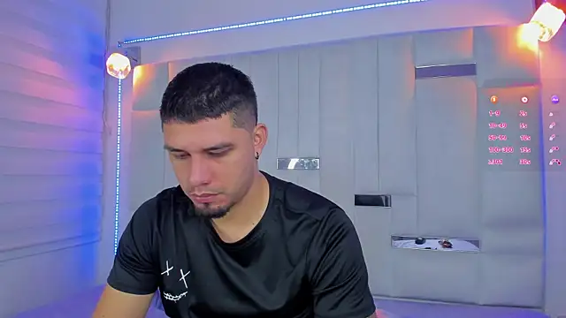 Snapshot of Jacoob19_ chatting on 02-27-25, 12:23 Jacoob19 online show from 02-27-25, 12:23