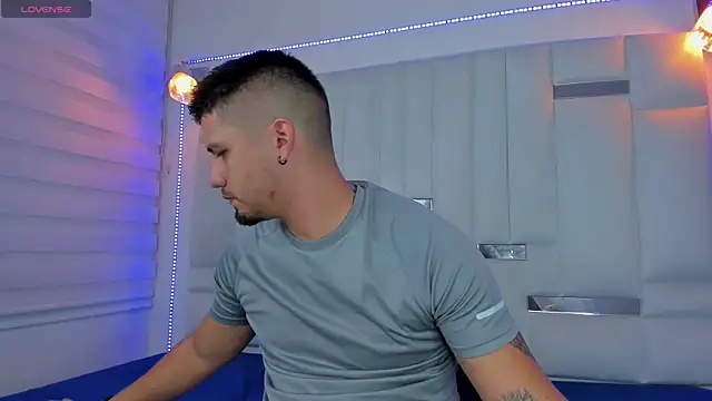 Snapshot of Jacoob19_ chatting on 03-04-25, 12:44 Jacoob19 online show from 03-04-25, 12:44