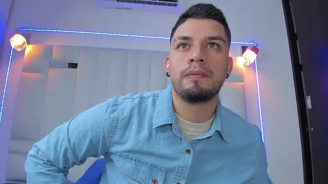 Snapshot of Jacoob19_ chatting on 03-15-25, 12:34 Jacoob19 online show from 03-15-25, 12:34