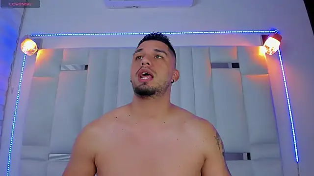 Snapshot of Jacoob19_ chatting on 03-20-25, 12:32 Jacoob19 online show from 03-20-25, 12:32