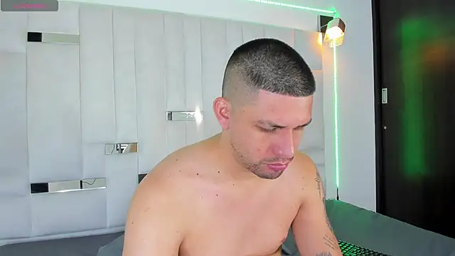 Snapshot of Jacoob19_ chatting on 10-18-25, 03:09 Jacoob19 online show from 10-18-25, 03:09