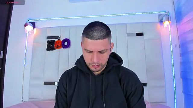 Snapshot of Jacoob19_ chatting on 10-19-25, 03:40 Jacoob19 online show from 10-19-25, 03:40