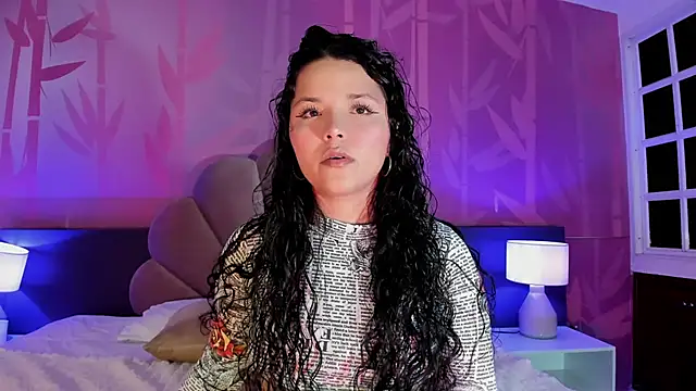 LottiCarter online show from 01-24-25, 03:11