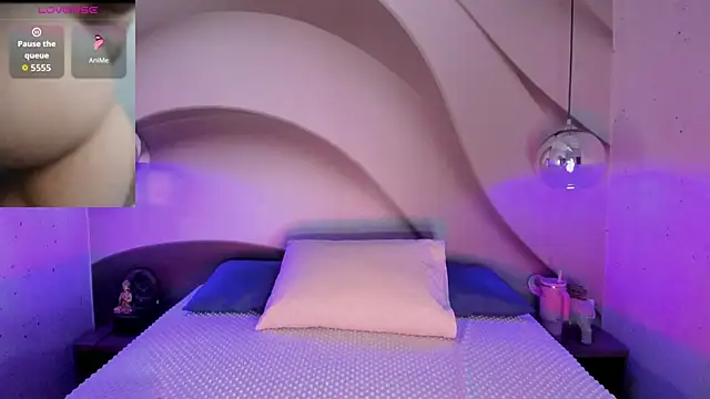 LottiCarter online show from 04-07-26, 08:09