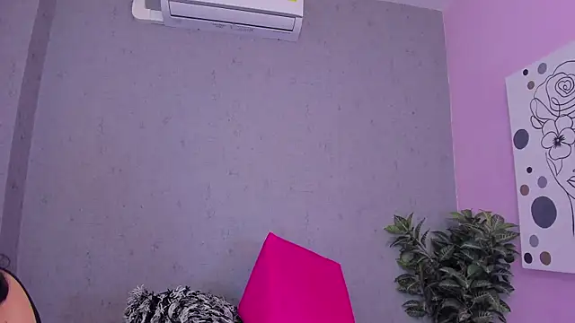 Tiffany mendez online show from 04-11-26, 12:09