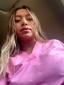 Snapshot of amanda-medrano1 chatting on 10-09-25, 02:04 amanda-medrano1 online show from 10-09-25, 02:04