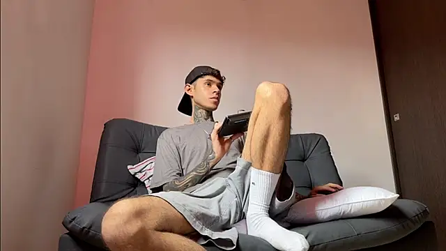 Snapshot of Saturno_v chatting on 03-14-25, 08:10 Saturno v online show from 03-14-25, 08:10