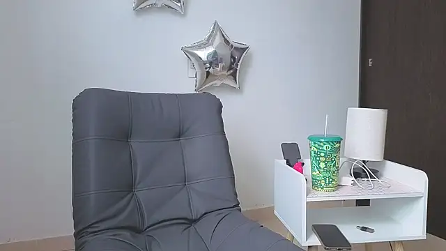 Snapshot of Saturno_v chatting on 09-24-25, 06:55 Saturno v online show from 09-24-25, 06:55