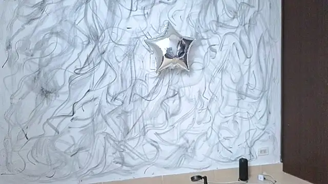 Snapshot of Saturno_v chatting on 09-28-25, 12:10 Saturno v online show from 09-28-25, 12:10