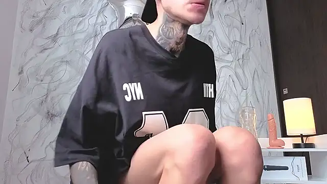 Snapshot of Saturno_v chatting on 10-01-25, 12:22 Saturno v online show from 10-01-25, 12:22