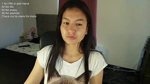 Snapshot of ChloeSanchezx chatting on 06-16-26, 08:33 ChloeSanchezx online show from 06-16-26, 08:33