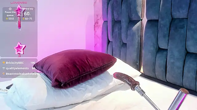 Snapshot of AnaHank_ chatting on 03-05-25, 08:10 AnaHank online show from 03-05-25, 08:10