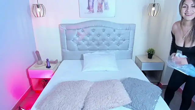 escarleth   online show from 12-01-25, 02:11