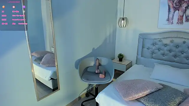 escarleth   online show from 06-30-26, 01:45