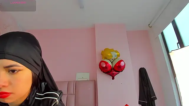 Snapshot of soyzarahtorres chatting on 09-27-25, 04:34 soyzarahtorres online show from 09-27-25, 04:34