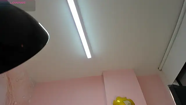 Snapshot of soyzarahtorres chatting on 10-02-25, 12:28 soyzarahtorres online show from 10-02-25, 12:28