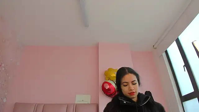 Snapshot of soyzarahtorres chatting on 10-25-25, 04:02 soyzarahtorres online show from 10-25-25, 04:02