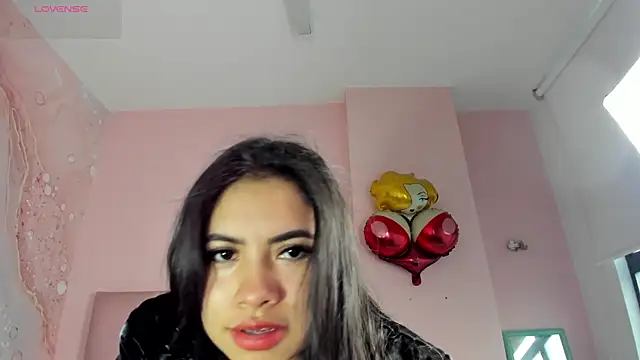 Snapshot of soyzarahtorres chatting on 12-16-25, 09:31 soyzarahtorres online show from 12-16-25, 09:31