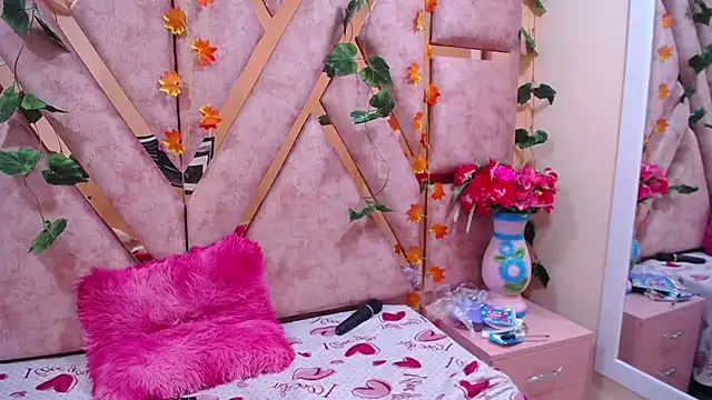 Paris Petit online show from 12-13-24, 10:45