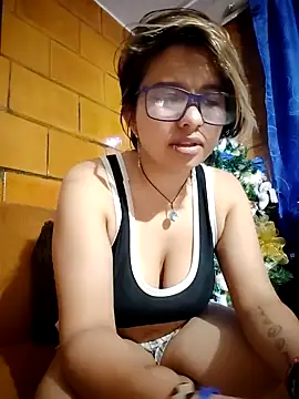 NovaGlitz online show from 12-14-24, 12:33