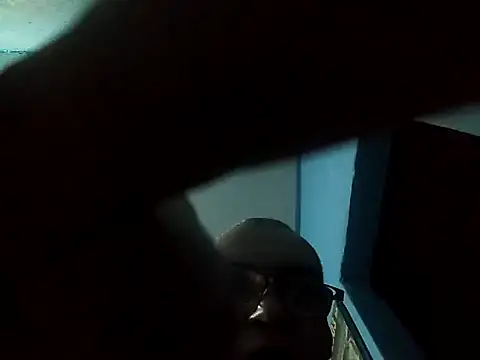 hugosafado333 online show from 12-18-24, 02:10