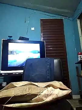 hugosafado333 online show from 01-05-25, 03:11