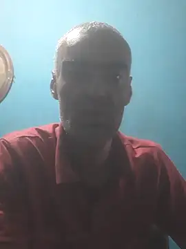 Snapshot of hugosafado333 chatting on 10-19-25, 03:29 hugosafado333 online show from 10-19-25, 03:29