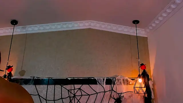 Snapshot of kimCosseyy chatting on 10-16-25, 02:56 kimCosseyy online show from 10-16-25, 02:56